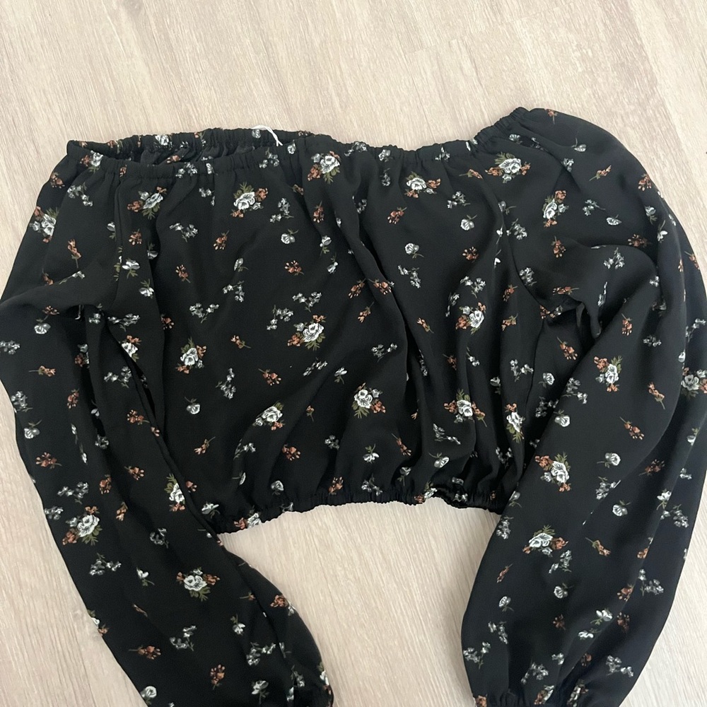 Black cropped long sleeve